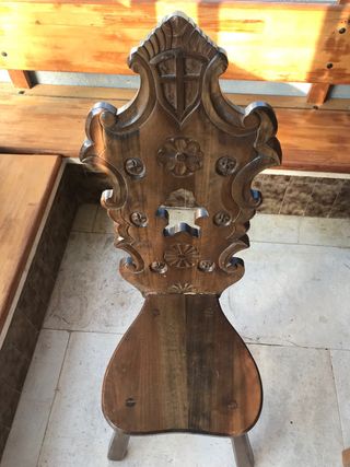 2 Sillas antiguas madera tallada