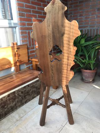 2 Sillas antiguas madera tallada
