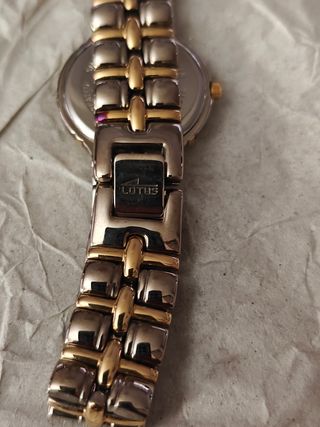 Reloj Lotus chapado oro