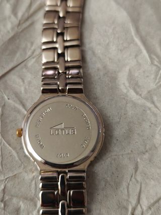 Reloj Lotus chapado oro