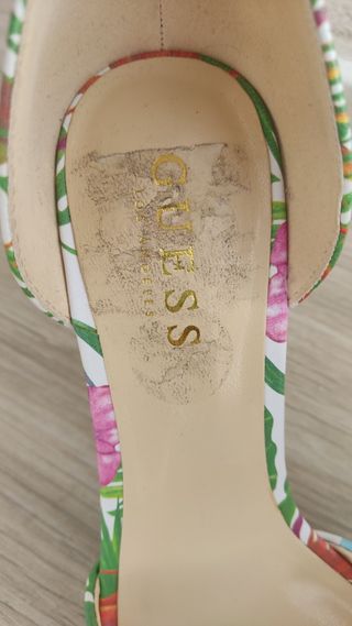 Sandalias Guess 8M multicolor, talla 38