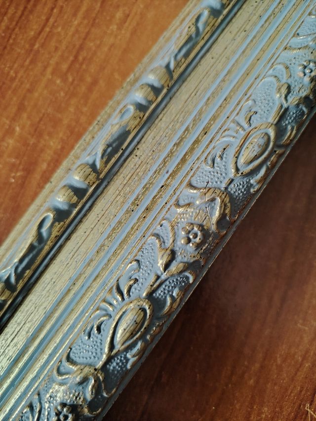 Marco antiguo madera tallado 