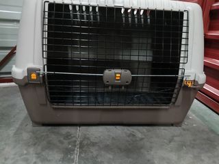 modelo Skudo Car 80 de Trixie. 100 cm x 60 cm x 65