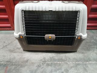 modelo Skudo Car 80 de Trixie. 100 cm x 60 cm x 65