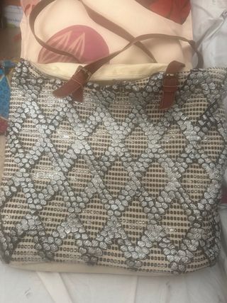 Bolso beige y plata 