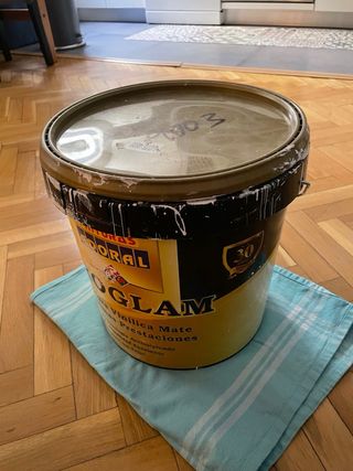 Pintura color blanco RAL 9003. 