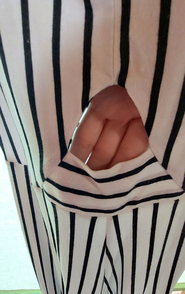 Mono rayas blanco-negro