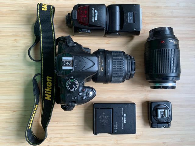 Cámara Nikon D5200 + accesorios
