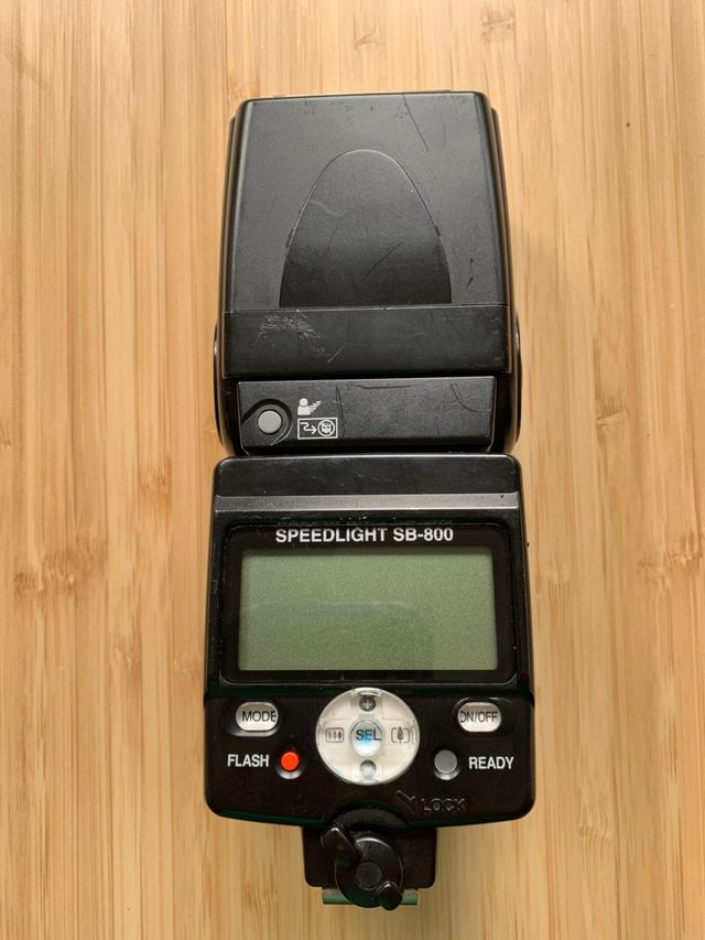 Cámara Nikon D5200 + accesorios