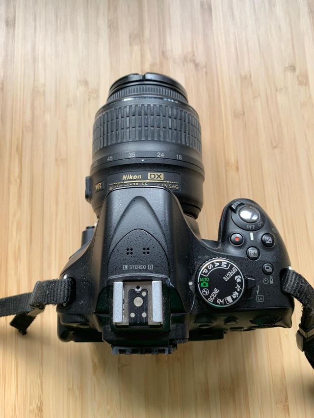 Cámara Nikon D5200 + accesorios