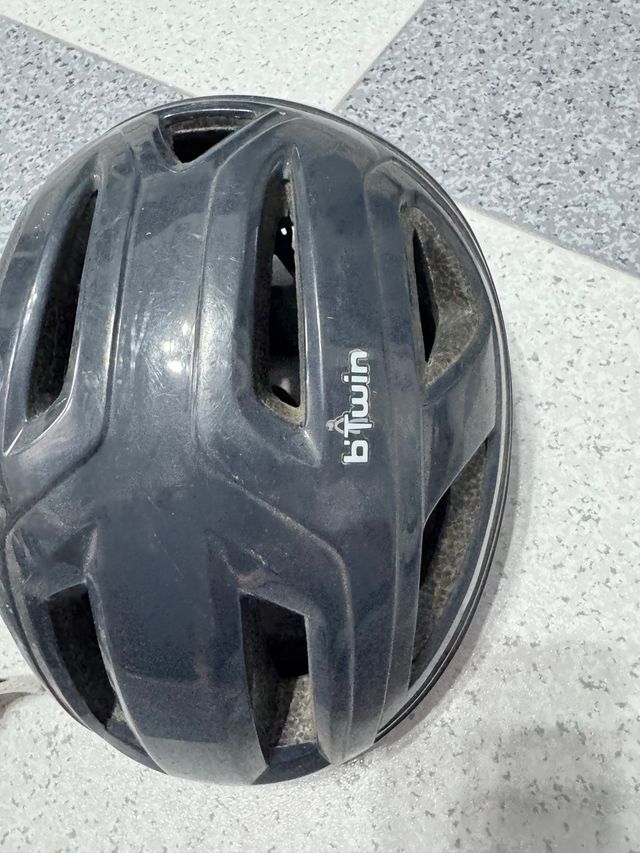 3 Cascos bici: Blanco, beige, negro