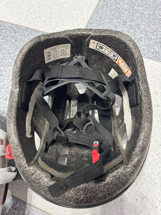 3 Cascos bici: Blanco, beige, negro