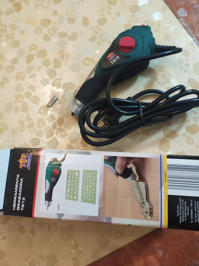 Grabador de plástico, cerámica, madera y vidrio.