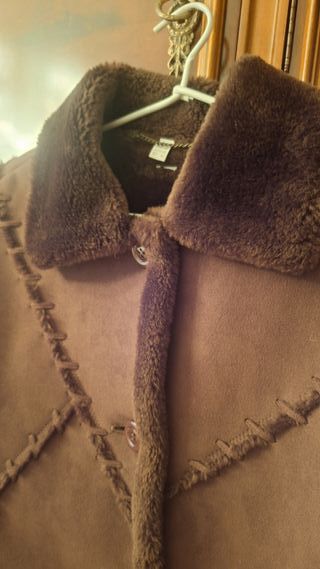 Chaquetón marrón chocolate. mujer talla 44