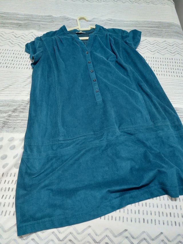 Vestido sin mangas, ideal con algo ligero debajo