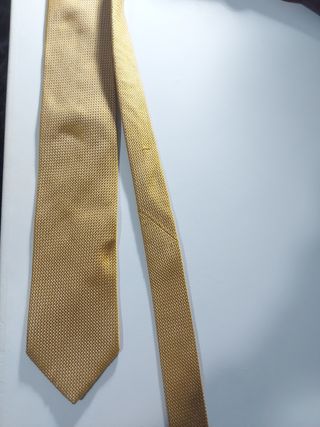 Corbata dorada hombre Macori