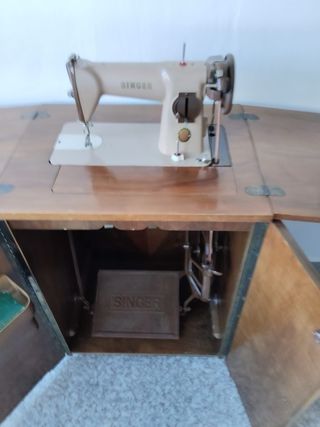 Máquina de coser Singer antigua