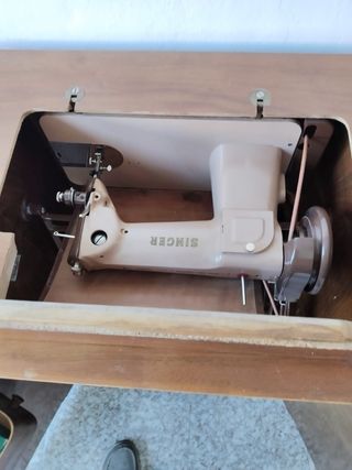 Máquina de coser Singer antigua