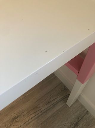 Escritorio IKEA PAHL blanco-rosa