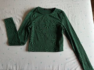 Top Stradivarius cebra verde