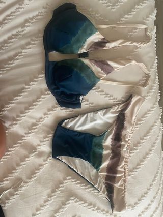 Bikini azul y beige