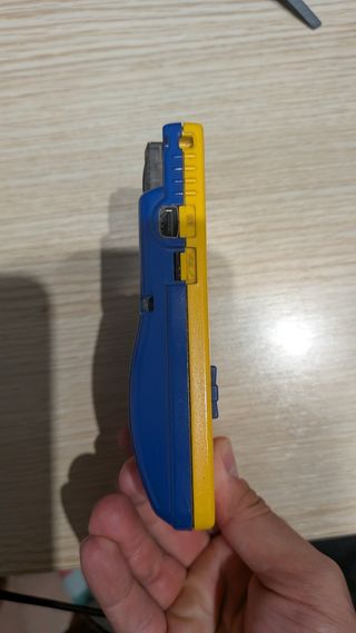 Game Boy Color Pikachu - Amarillo