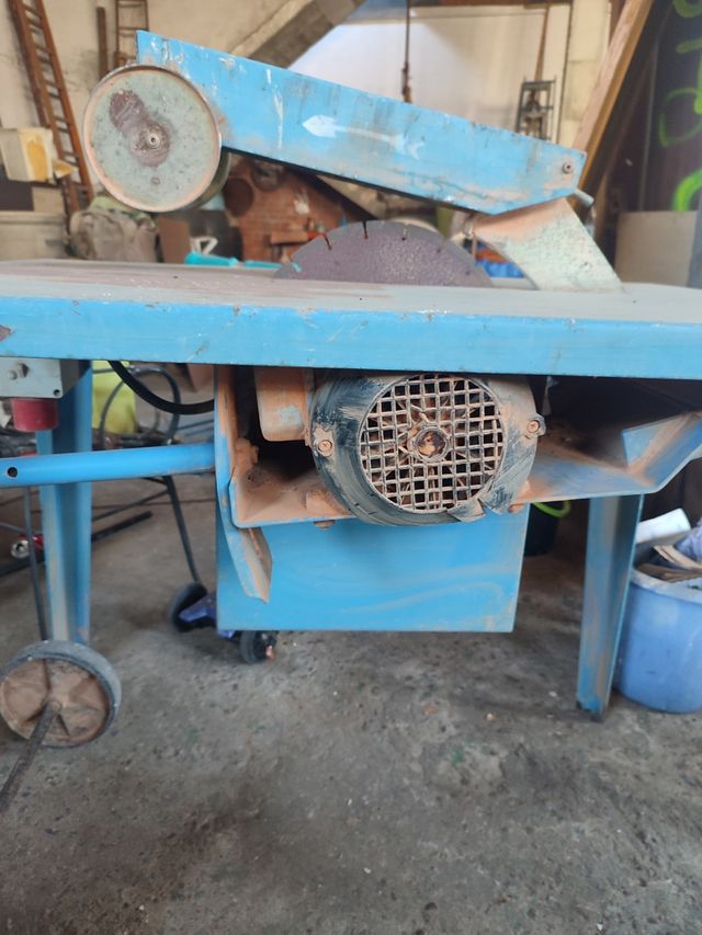 Máquina industrial antigua