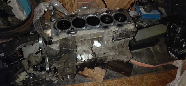 Motor Volvo 5244T averiado