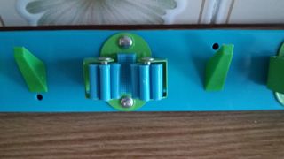 Colgador escobas, fregona y otros usos. 3+2