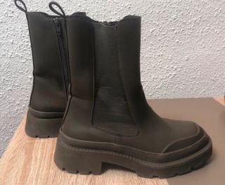 Botines con cremallera lateral color verde militar