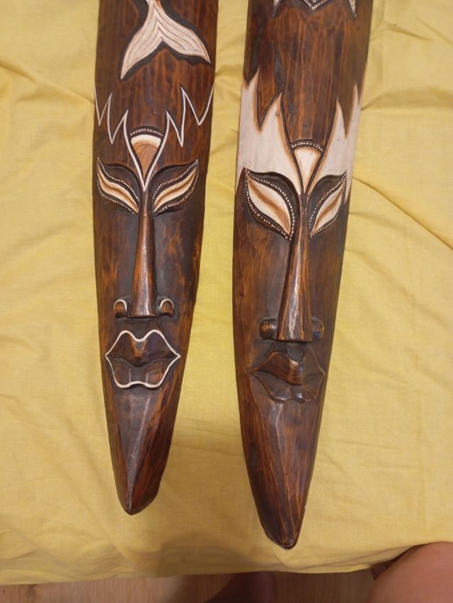 2 Máscaras madera tribales