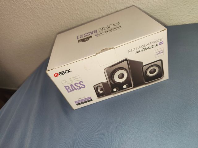 Vendo altavoces nuevos de caja, de todo tipo!