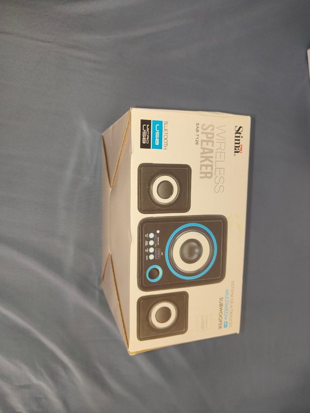 Vendo altavoces nuevos de caja, de todo tipo!