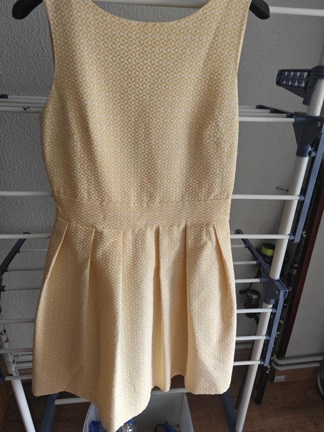 Vestido amarillo estampado