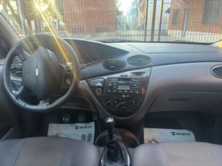 Ford Focus 1.6 100cv gasolina 
