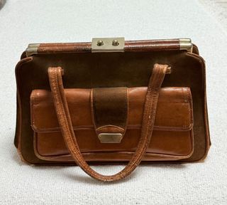 Maletín médico antiguo de piel.