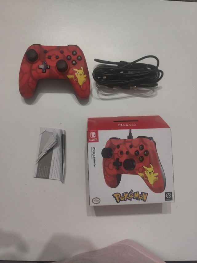 Mando Nintendo Switch edición Pokémon. Pikachu.