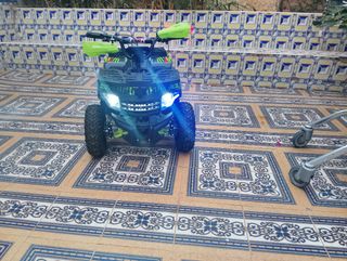 Cuatrimoto eléctrica niño
