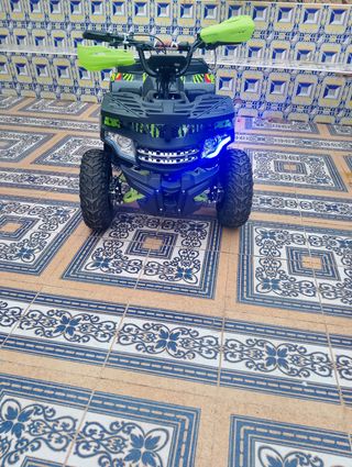 Cuatrimoto eléctrica niño