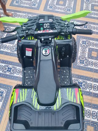 Cuatrimoto eléctrica niño