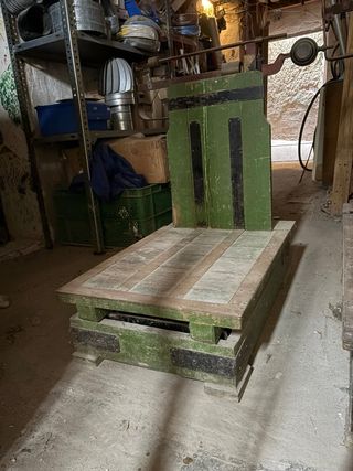 Báscula antigua de madera