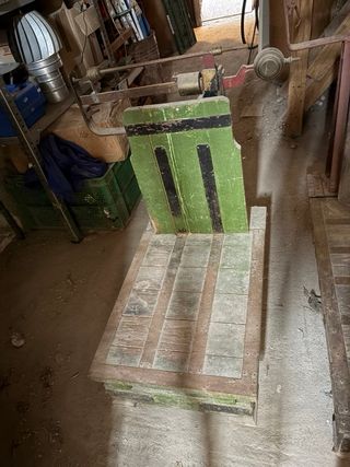Báscula antigua de madera