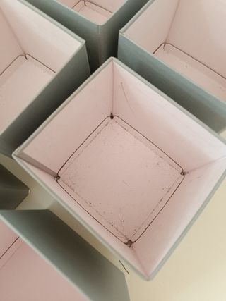 6 Cajas organizadoras IKEA grises/rosa