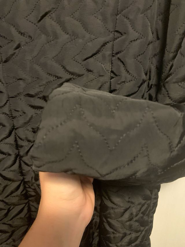 Abrigo Zara negro acolchado