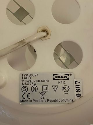 Lampara IKEA blanca