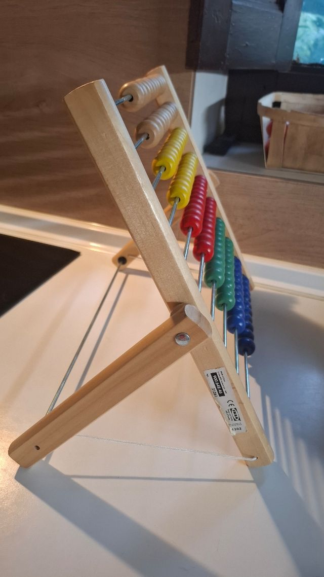 Set de juguetes de desarrollo y motricidad.