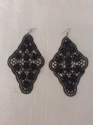 Pendientes negros encaje