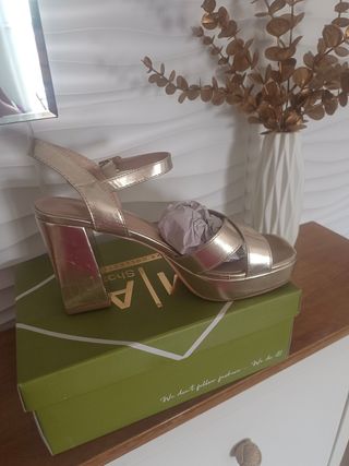 Sandalias  doradas
