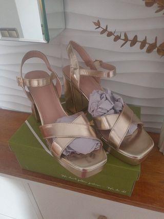 Sandalias  doradas
