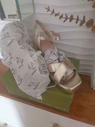 Sandalias  doradas